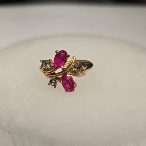 Avon "Royal Radiance" 1975 Gold Ring